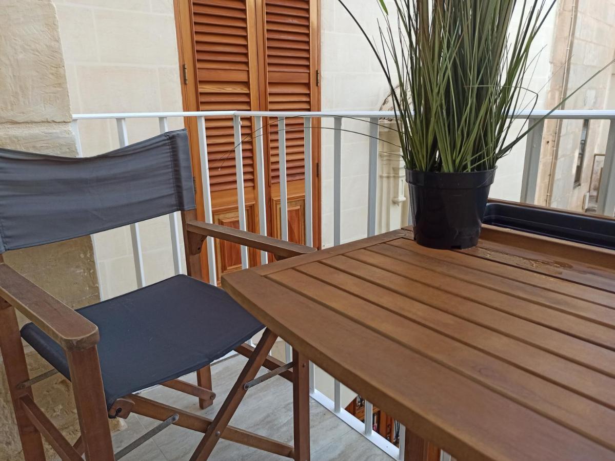 Beautiful Studio Apartment In Qormi Malta Ngoại thất bức ảnh