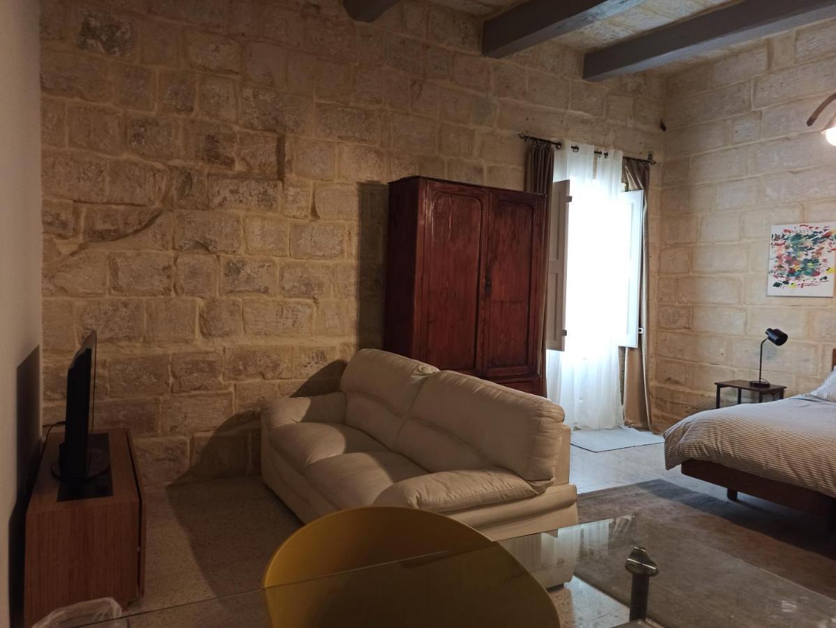 Beautiful Studio Apartment In Qormi Malta Ngoại thất bức ảnh