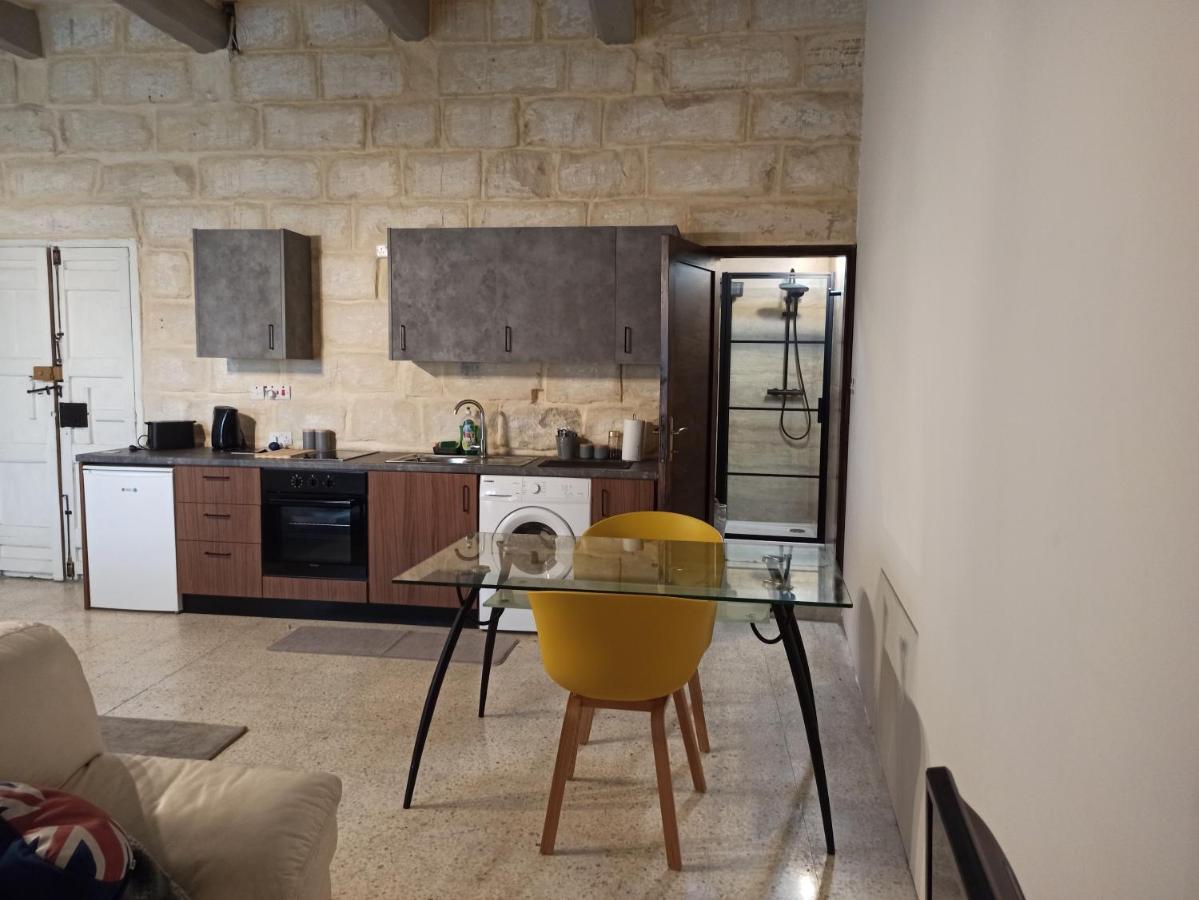 Beautiful Studio Apartment In Qormi Malta Ngoại thất bức ảnh